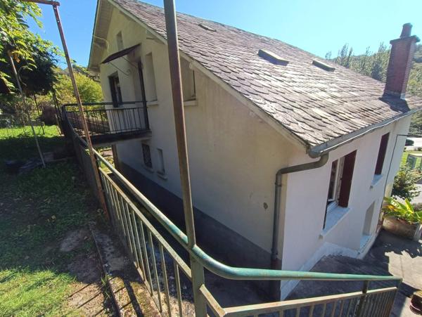 Maison Type T7, 5 chambres, 3 terrasses, garages, sur terrain d’environ 1151 m²