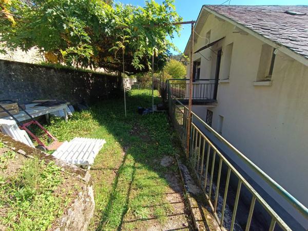 Maison Type T7, 5 chambres, 3 terrasses, garages, sur terrain d’environ 1151 m²