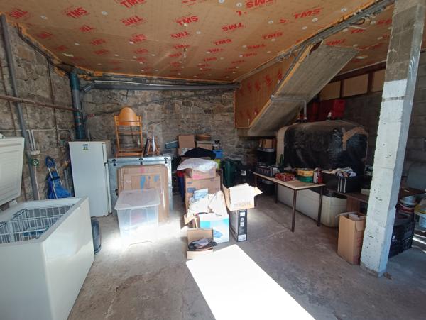 Maison Type T7, 5 chambres, 3 terrasses, garages, sur terrain d’environ 1151 m²