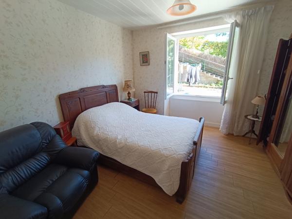 Maison Type T7, 5 chambres, 3 terrasses, garages, sur terrain d’environ 1151 m²