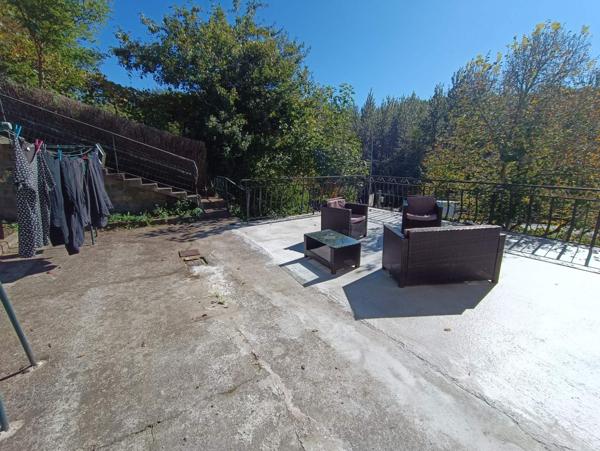 Maison Type T7, 5 chambres, 3 terrasses, garages, sur terrain d’environ 1151 m²