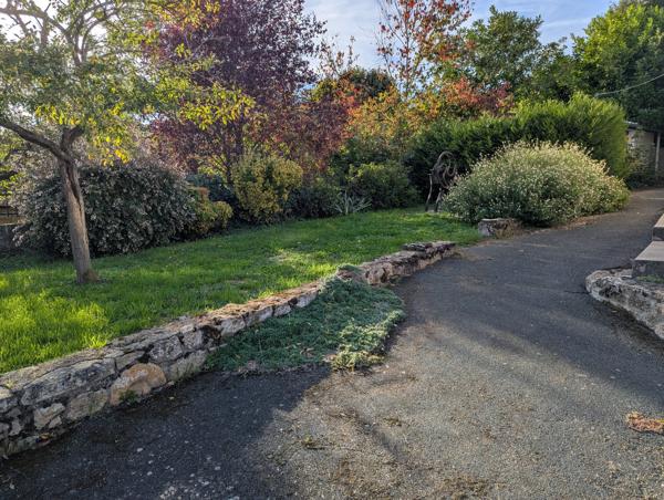Maison de ville avec jardin et garage !