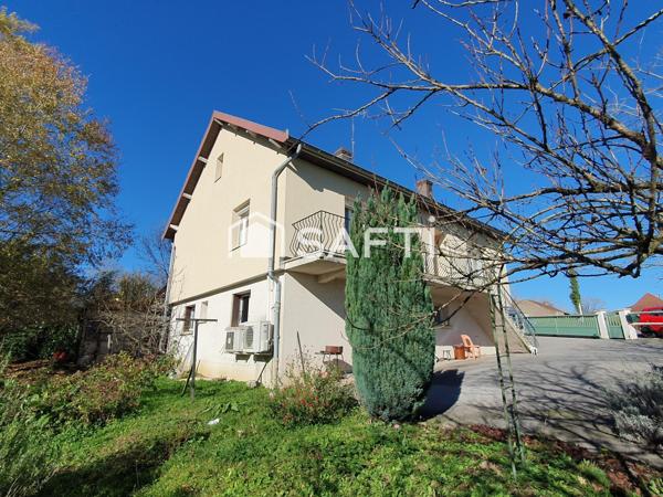 Jolie maison lumineuse sur sous-sol