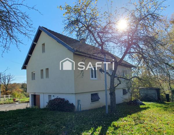 Jolie maison lumineuse sur sous-sol