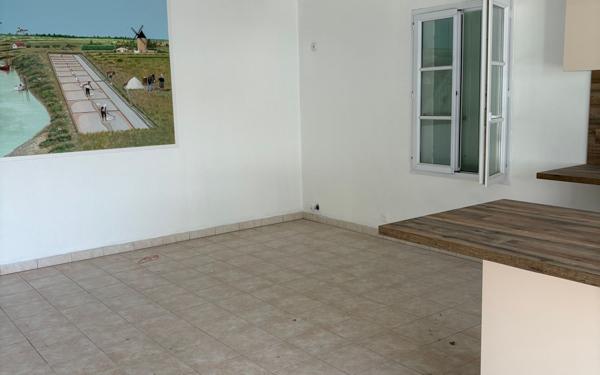 Maison à vendre    5 pièces • 104,64 m2 Le Bois-Plage-en-Ré