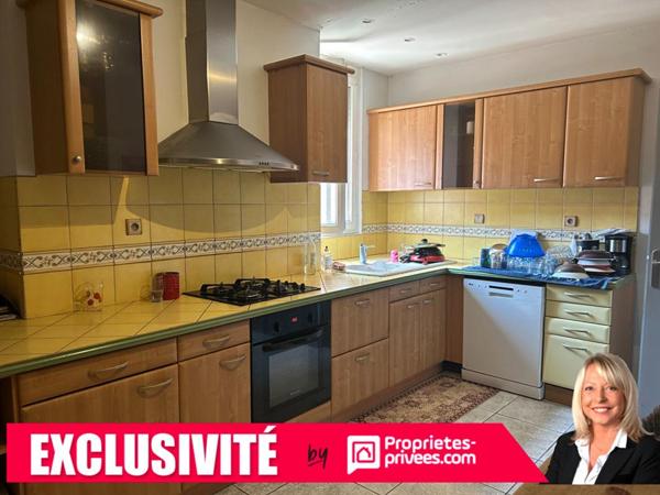 Roanne  Immeuble rénové avec cour intérieure