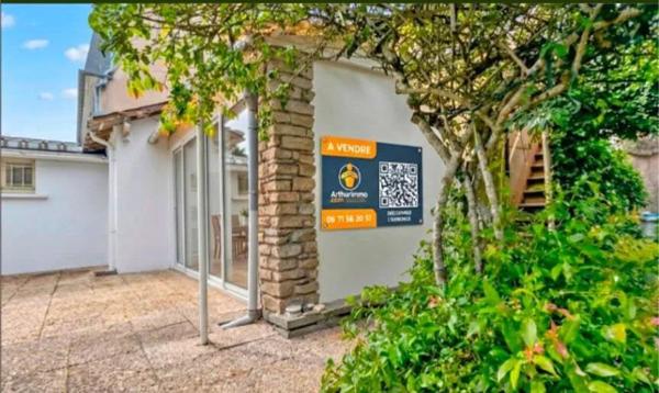 Vente                                                      Maison
                        
                     4 pièces                      95 m2                     à Nantes