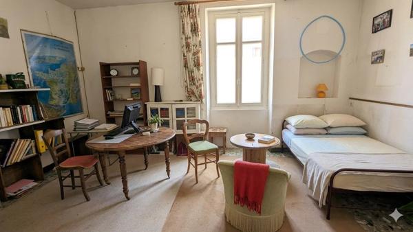 Vente                                                      Maison
                        
                     4 pièces                      95 m2                     à Nantes