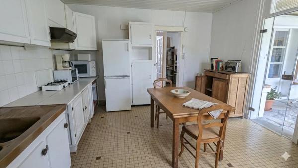 Vente                                                      Maison
                        
                     4 pièces                      95 m2                     à Nantes