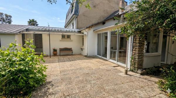 Vente                                                      Maison
                        
                     4 pièces                      95 m2                     à Nantes