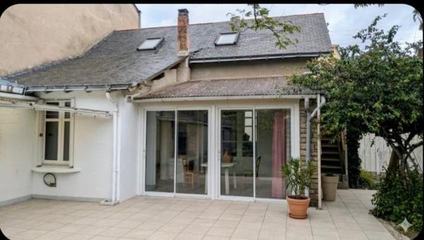 Vente                                                      Maison
                        
                     4 pièces                      95 m2                     à Nantes
