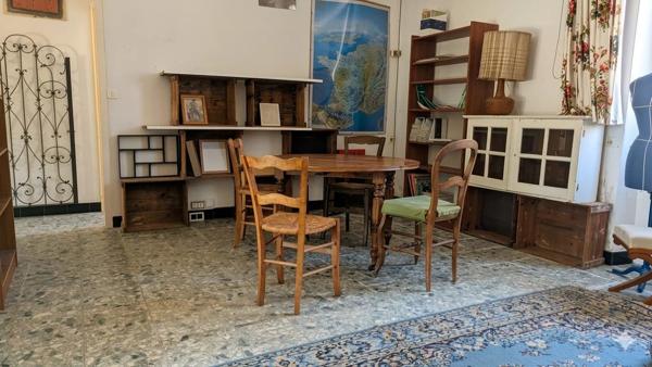 Vente                                                      Maison
                        
                     4 pièces                      95 m2                     à Nantes