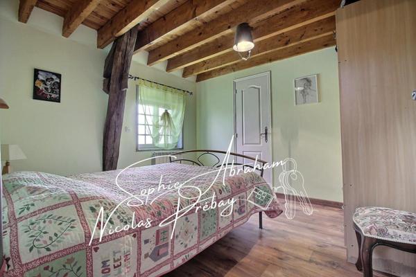 Coup de coeur ! Maison en pierres  de 7 pièces, 5 chambres avec jardin et dépendance