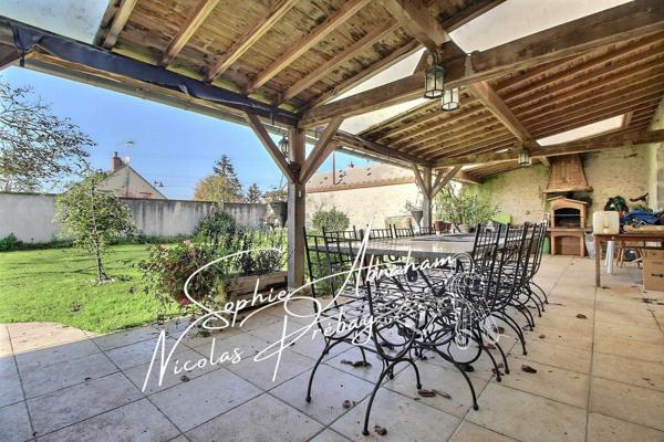 Coup de coeur ! Maison en pierres  de 7 pièces, 5 chambres avec jardin et dépendance