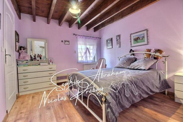 Coup de coeur ! Maison en pierres  de 7 pièces, 5 chambres avec jardin et dépendance