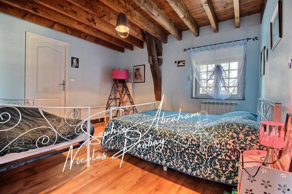 Coup de coeur ! Maison en pierres  de 7 pièces, 5 chambres avec jardin et dépendance