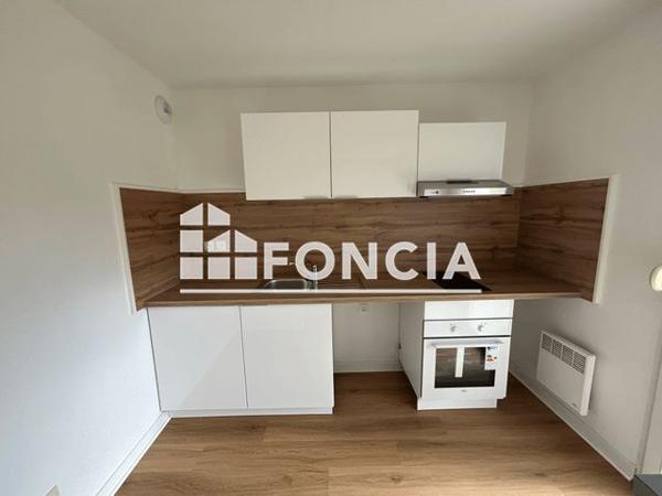 Location Appartement 2 pièces 46.2 m² - 23 AVENUE VICTOR HUGO - APT F2 Negrepelisse 82800