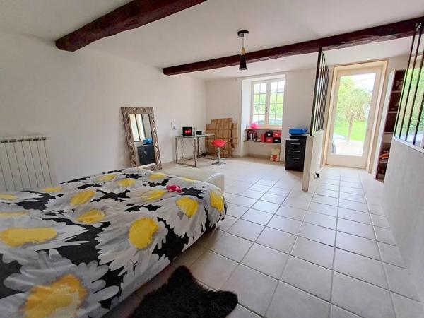 Charentaise de 5 chambres avec piscine