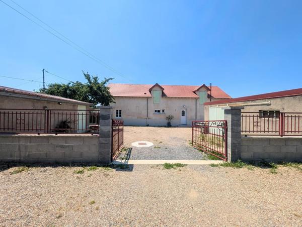 Maison en pierre avec terrain de 4300 m² – Bourbon-Lancy