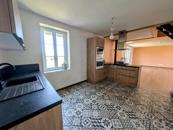 Maison en pierre avec terrain de 4300 m² – Bourbon-Lancy