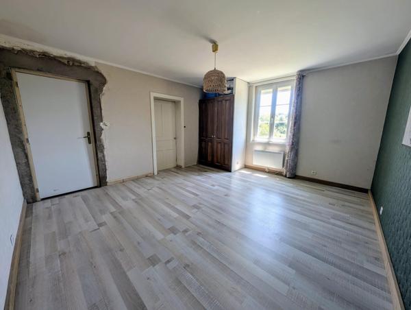 Maison en pierre avec terrain de 4300 m² – Bourbon-Lancy