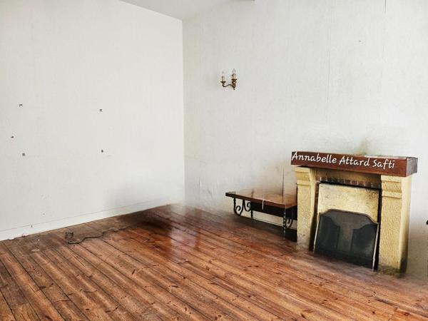 Ensemble d'une ancienne maison bourgeoise des années 1900  et d'un local commercial  à restaurer