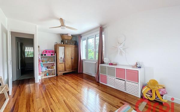 Maison à vendre    5 pièces • 146 m2 Décines-Charpieu