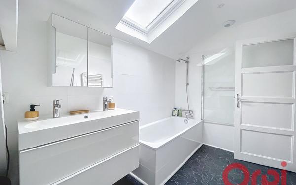 Maison à vendre    5 pièces • 146 m2 Décines-Charpieu