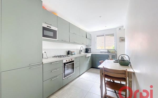 Maison à vendre    5 pièces • 146 m2 Décines-Charpieu