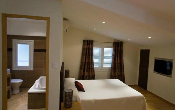 BALAGNE - HOTEL-BUREAU MURS & FONDS 19 CHAMBRES PISCINE