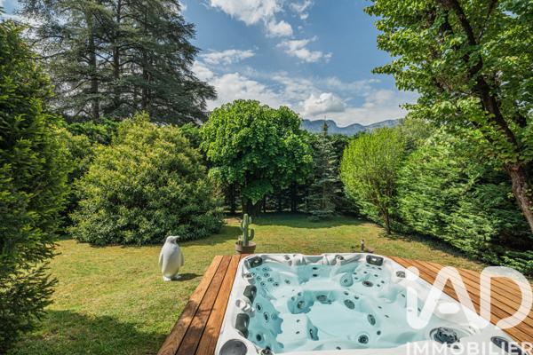 Maison à vendre 7 pièces 171 m² Saint-Égrève