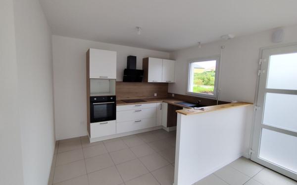 Maison à louer    4 pièces • 84,07 m2 Plougourvest