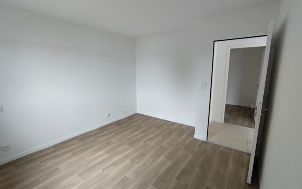 Maison à louer    4 pièces • 84,07 m2 Plougourvest