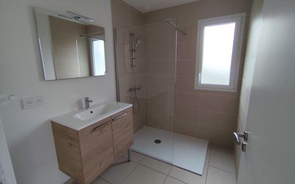 Maison à louer    4 pièces • 84,07 m2 Plougourvest
