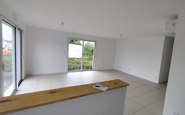 Maison à louer    4 pièces • 84,07 m2 Plougourvest
