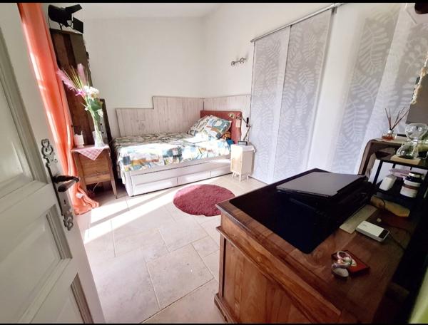 Villa de Plain-Pied Rénovée – Vue Panoramique & Prestations Haut de Gamme