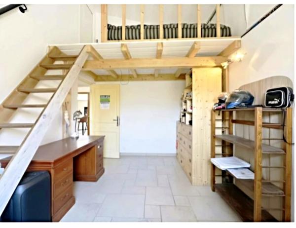 Villa de Plain-Pied Rénovée – Vue Panoramique & Prestations Haut de Gamme