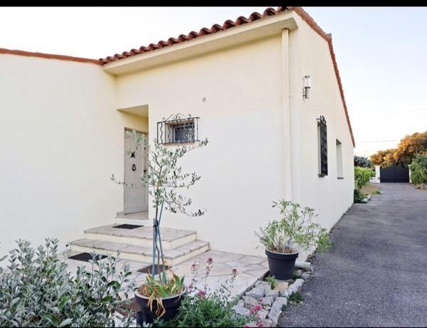 Villa de Plain-Pied Rénovée – Vue Panoramique & Prestations Haut de Gamme