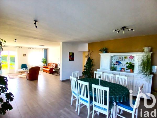 Ferme 7 pièces de 200 m² à Castelmayran (82210)