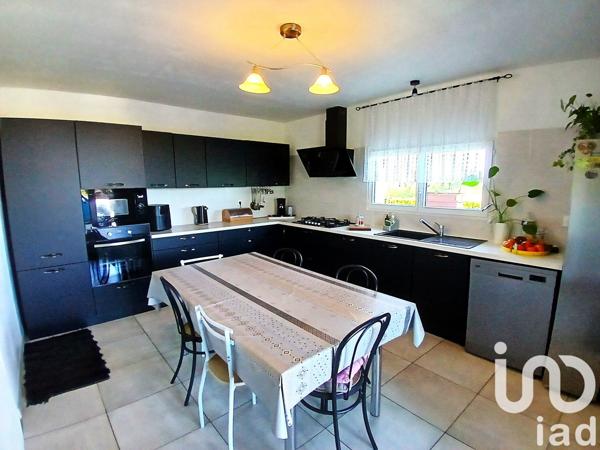 Ferme 7 pièces de 200 m² à Castelmayran (82210)