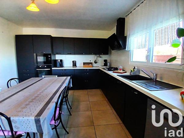 Ferme 7 pièces de 200 m² à Castelmayran (82210)