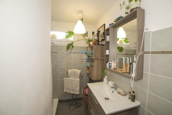 11100 NARBONNE A LOUER T2 MEUBLE AVEC PARKING , CAVE ET BALCON NARBONNE
