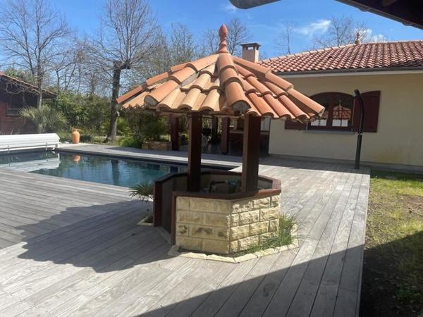 Maison à vendre |  Saint-Jean-d'Illac |  6 pièces | 200 m²