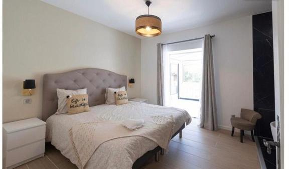 Maison à vendre |  Saint-Jean-d'Illac |  6 pièces | 200 m²