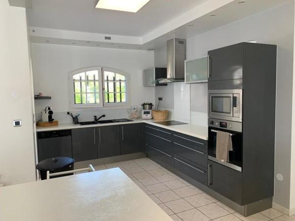 Maison à vendre |  Saint-Jean-d'Illac |  6 pièces | 200 m²