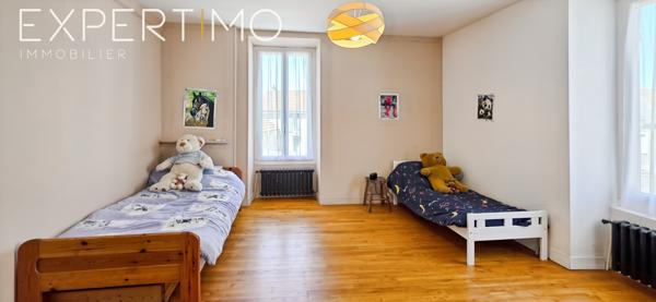 Angerville (91670) Maison de caractère en pierres – volumes généreux et prestations soignées