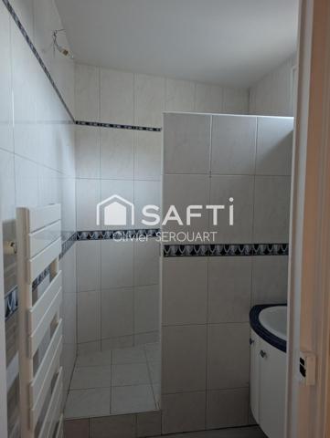 MAISON BOURGEOISE 5 CHAMBRES AVEC COUR EN CENTRE VILLE