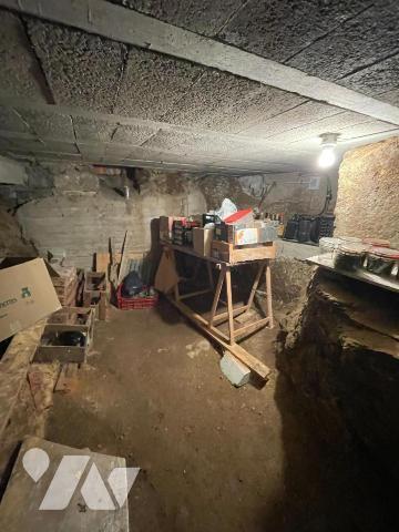 A VENDRE ANCIEN CAFE ET GARAGE A  SAINT DENIS EN MARGERIDE