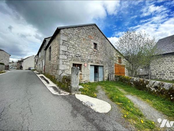 A VENDRE ANCIEN CAFE ET GARAGE A  SAINT DENIS EN MARGERIDE