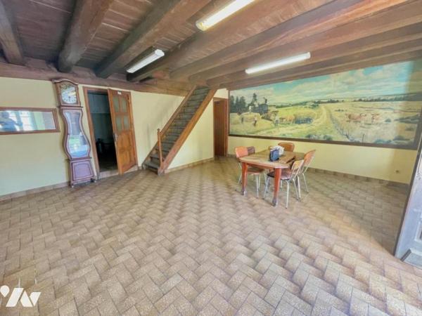 A VENDRE ANCIEN CAFE ET GARAGE A  SAINT DENIS EN MARGERIDE